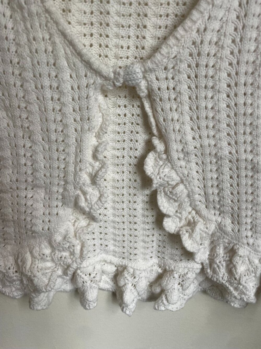No Boundaries White Crochet Sweater Vest Cropped Cardgian Size L - Picture 3 of 4